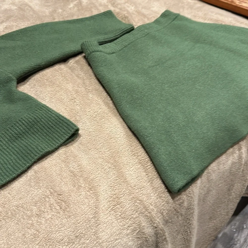 Zara Green Sweater and Skirt Set - Picture 3 of 9